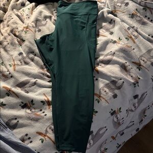 Old Navy Dark Green Cropped Active Leggings